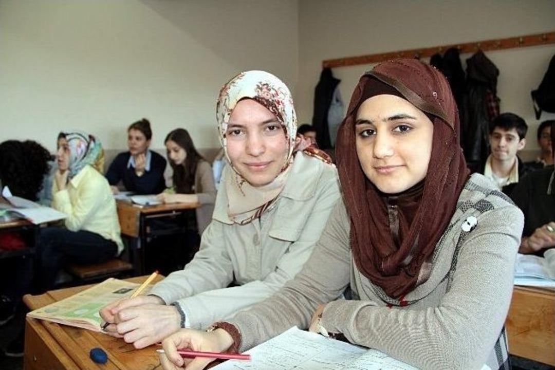 Kamuda Baş&ouml;rt&uuml; Yasağının Kaldırılması