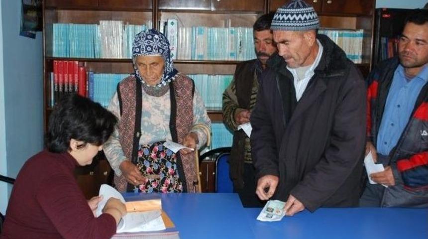 250 Vatandaşa 200&rsquo;şer Lira Bayram Yardımı