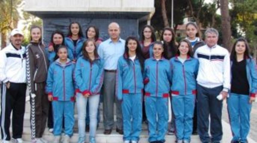 &Ouml;demiş Emniyet&rsquo;inin Kızları Voleybol M&uuml;cadelesinde