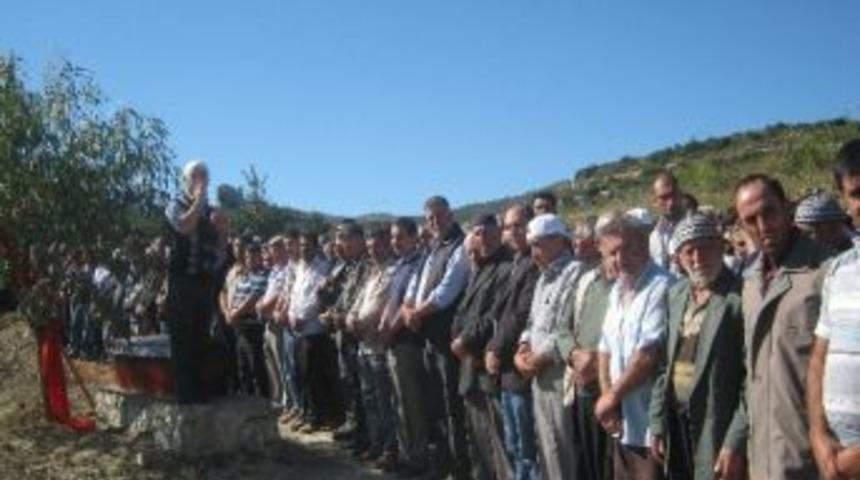 Avda akrabasını vurdu