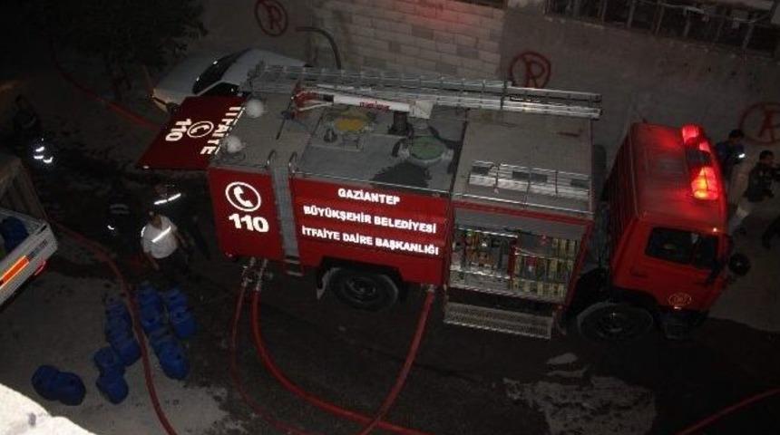 Elyaf Fabrikasındaki Yangın Korkuttu