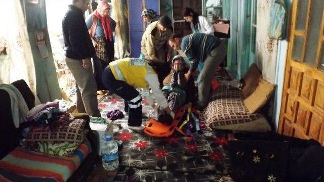 Yıkılan Duvarın Altında Kalan Kadın Yaralandı 2