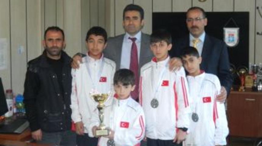 Bing&ouml;ll&uuml; karateciler Avrupa ikincisi oldu