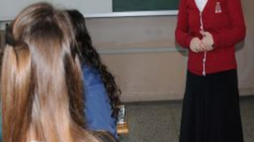 Baş&ouml;rt&uuml;s&uuml; Kararı &Ouml;ğretmenler Kadar &Ouml;ğrencileri De Sevindirdi