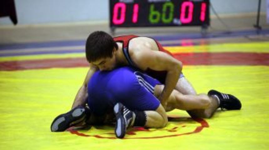 Bursa B&uuml;y&uuml;kşehir Belediyespor Minderde Lider