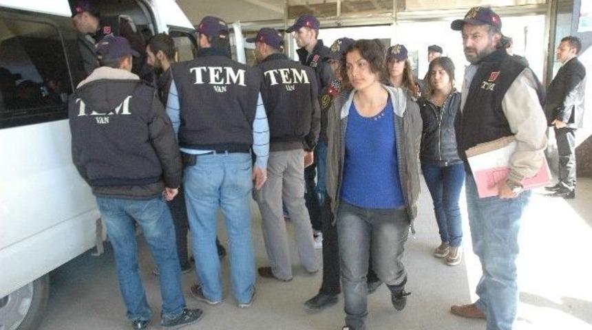 Van&rsquo;da G&ouml;zaltına Alınan 7 Zanlı Adliyeye Sevk Edildi