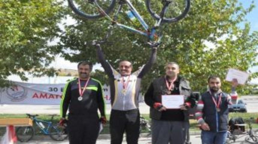 Ekici, Bisiklet Yarışmalarını Değerlendirdi