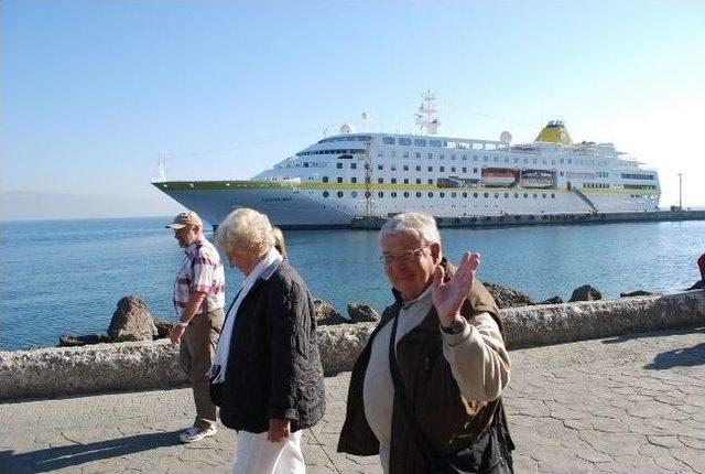 Turist Gemisi Hamburg Mudanya’da