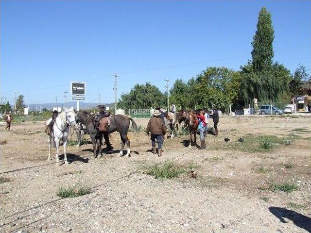 Evliya Çelebi'nin İzinde At Koşturuyorlar