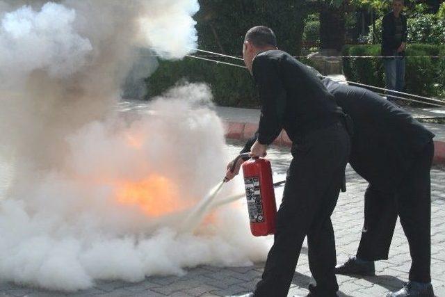 Hastanede Yangın Ve Deprem Tatbikatı