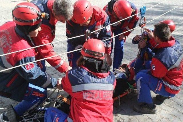 Hastanede Yangın Ve Deprem Tatbikatı