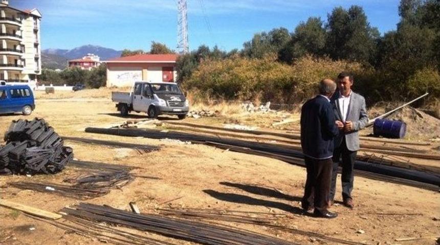 Hırsızlar İnşaatın Demirlerini &Ccedil;aldı
