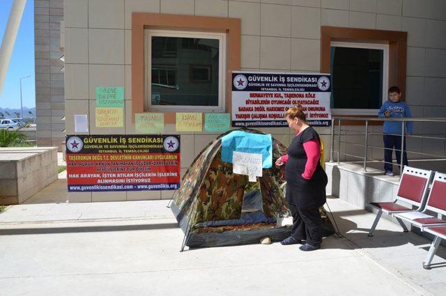 İşten Çıkarılan Kadın, Hastane Bahçesinde Çadırlı Eylem Yapıyor