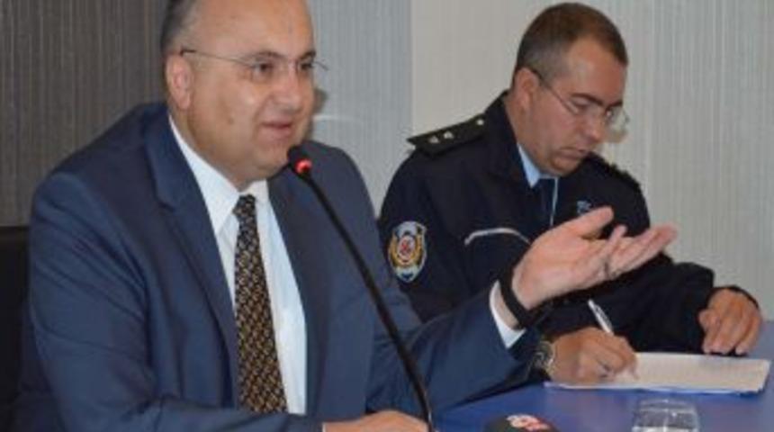 Kayseri Emniyet M&uuml;d&uuml;r&uuml;: Karayollarında Kaza Yapmıyoruz Birbirimizi &Ouml;ld&uuml;r&uuml;yoruz