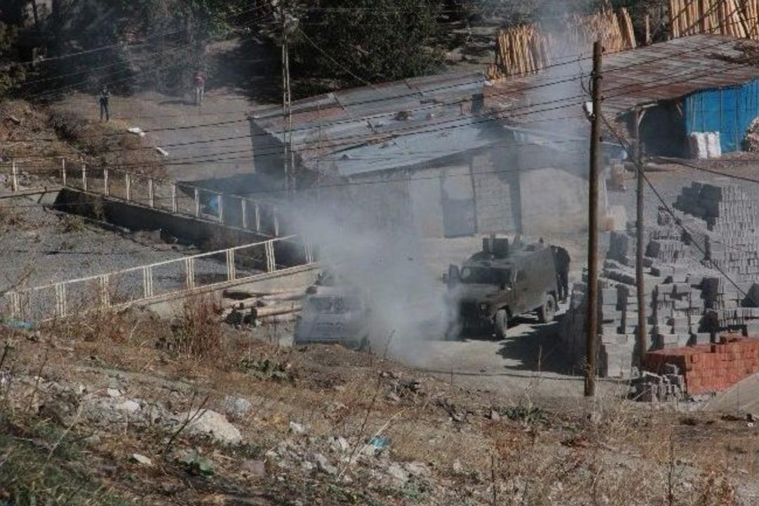 Hakkari&rsquo;de izinsiz g&ouml;steriye polis m&uuml;dahalesi