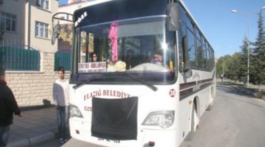 Yaşar Mızrak I&ccedil;in Halk Otob&uuml;slerine Siyah Bayrak Asıldı