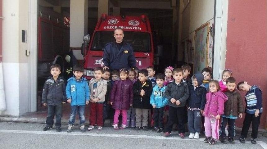 Minik &Ouml;ğrenciler D&uuml;zce İtfaiyesini Ziyaret Etti