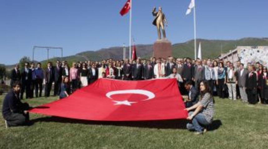 MK&Uuml; Akademik Yılı T&ouml;renle Başladı