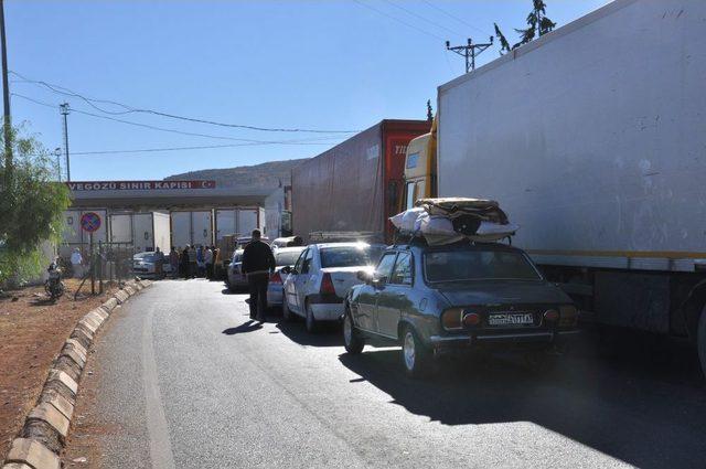 Cilveg&ouml;z&uuml;&rsquo;nde 10 Kilometrelik TIR Kuyruğu Oluştu 1