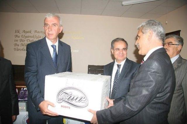 Kitso&rsquo;dan İlk Ve Ortaokullara Ayakabı Yardımı 1
