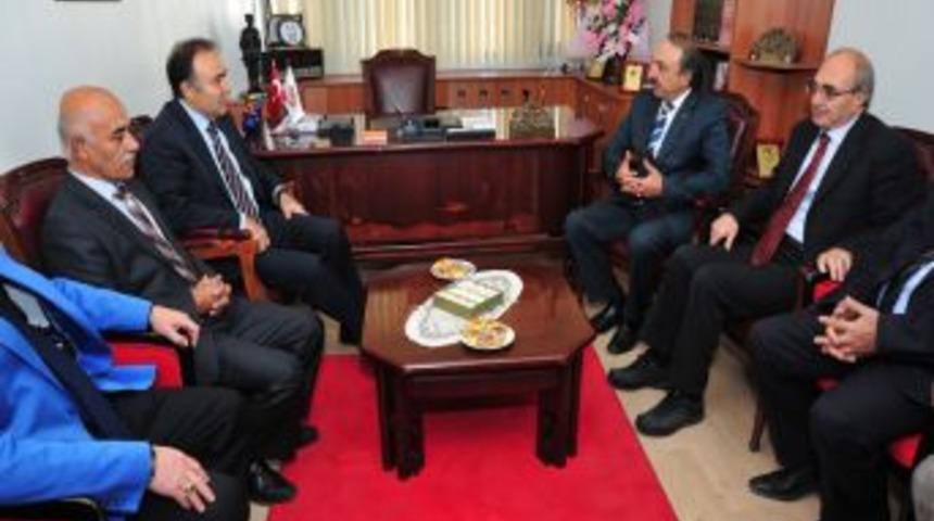 "Sosyoekonomik Kalkınma I&ccedil;in STK'lar Taşın Altına Elini Sokmalı"