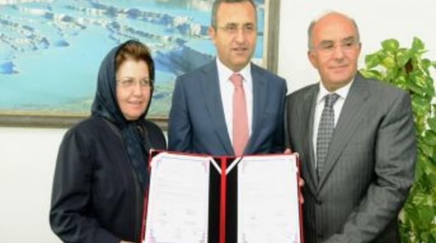 Denizlili Hayırsever Işadamı &Ccedil;alışkan Eşi Adına Okul Yaptıracak