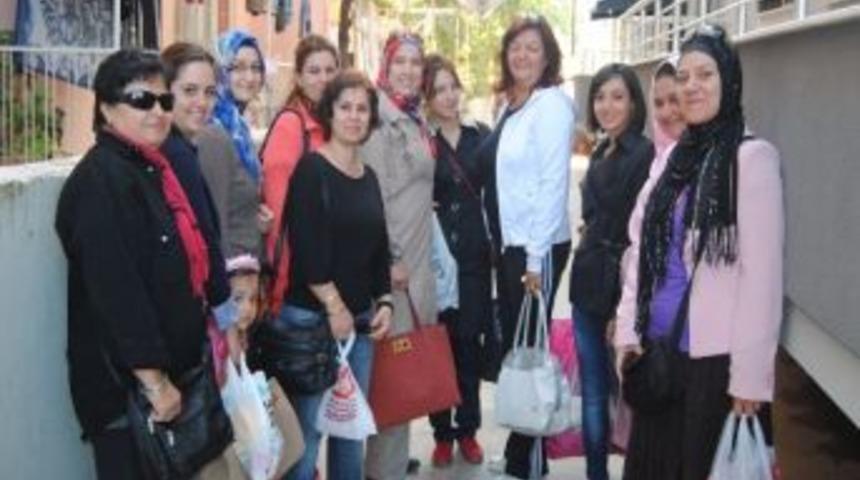 &Ouml;demiş Ak Parti Kadın Kollarından Anlamlı Ziyaret