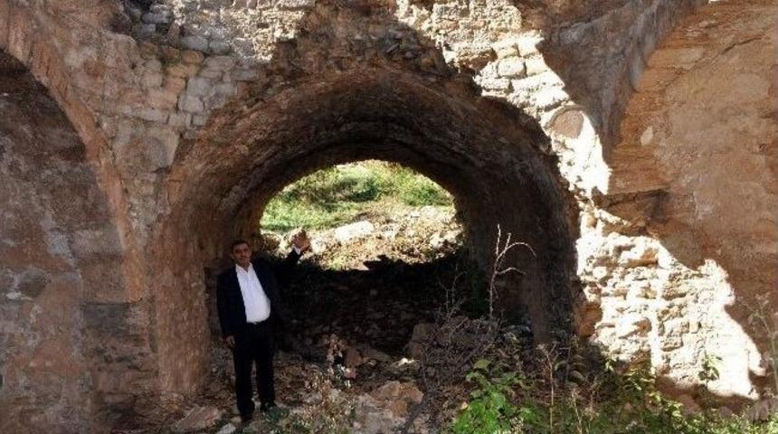 7 Asırlık Tarihi Kilise Yok Olma Tehlikesiyle Karşı Karşıya