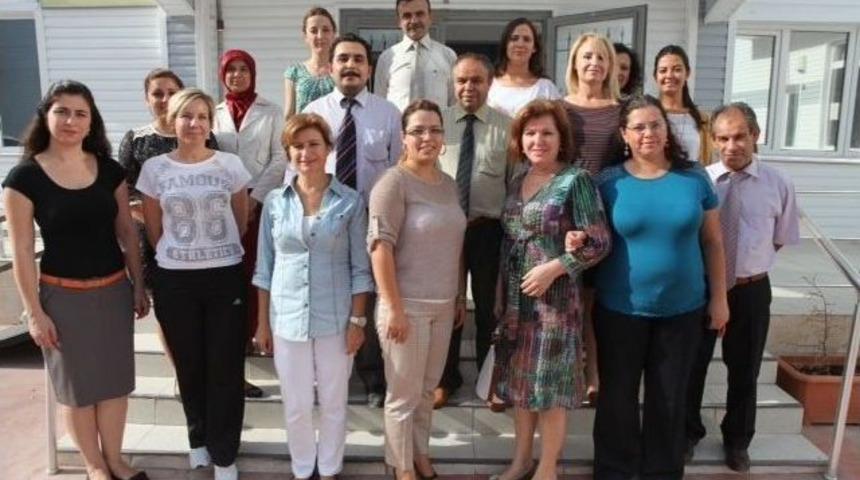 Yeni Eğitim &Ouml;ğretim Yılını Pasta Keserek Kutladılar