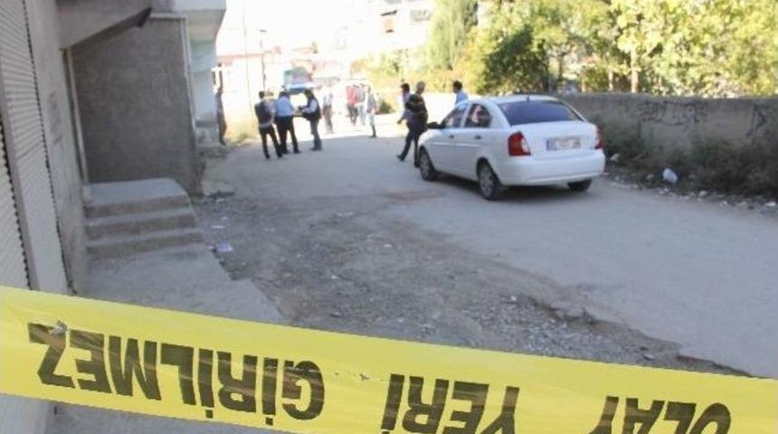 Adana&rsquo;da Silahlı Kavga: 2 Yaralı