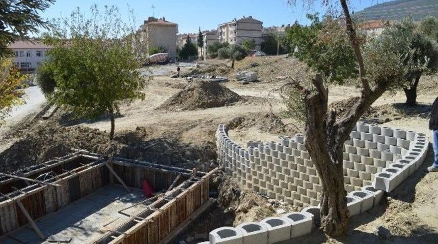 &Ccedil;eltik&ccedil;i Mahallesi Parkına Kavuşuyor