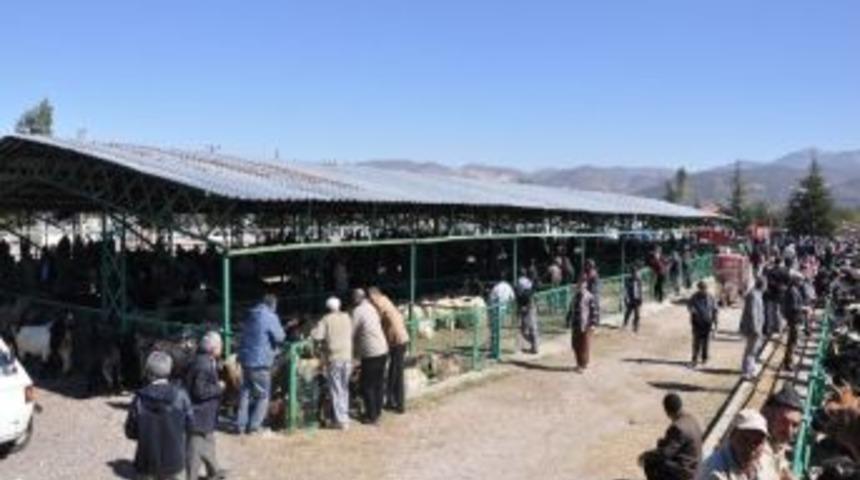 Isparta Belediyesi Bayrama Hazır