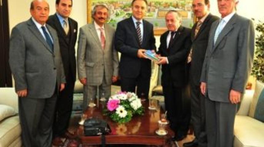 Tyb Vali Altıparmak&rsquo;a Kitap Hediye Etti, Okumaya Dikkat &Ccedil;ekti&hellip;