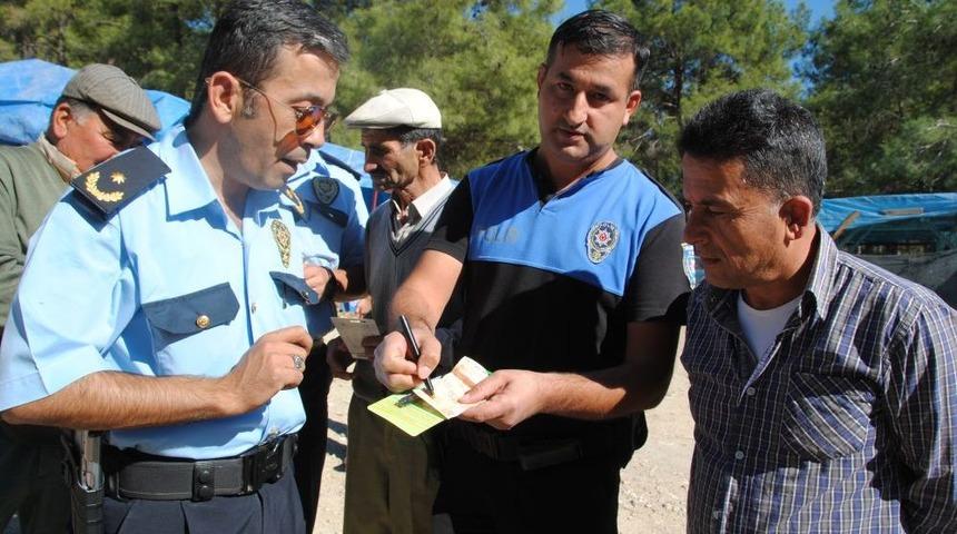 Polis, Hayvan Satıcılarına Bin Adet Sahte Para Tanıma Kalemi Dağıttı