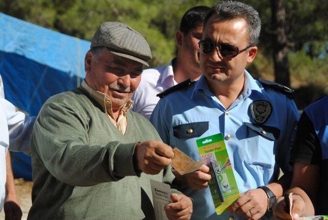 Polis, Hayvan Satıcılarına Bin Adet Sahte Para Tanıma Kalemi Dağıttı