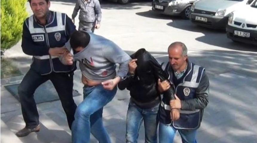 L&uuml;ks Arabalı Hırsızlar Yakayı Ele Verdi