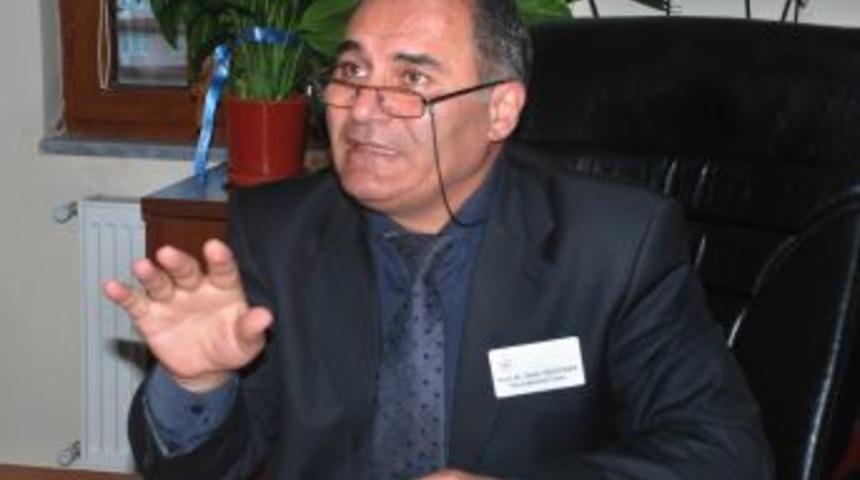 T&uuml;rk Bilim Adamı Bitkiden Kanser H&uuml;cresini &Ouml;ld&uuml;ren Madde Geliştirdi