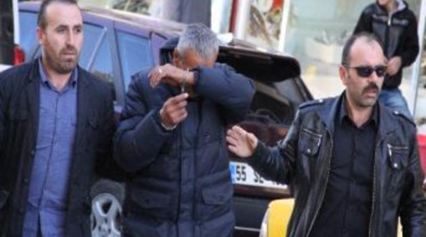 Bulduğu Kredi Kartı İle Para &Ccedil;ekip Alışveriş Yapınca Tutuklandı