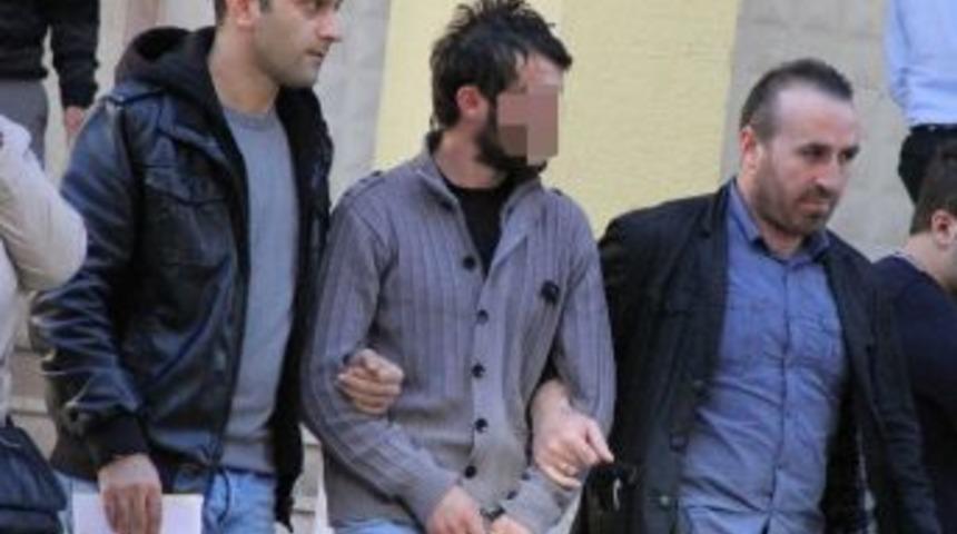 Hastanede Telefon Ve C&uuml;zdan &Ccedil;alan Gen&ccedil; Tutuklandı