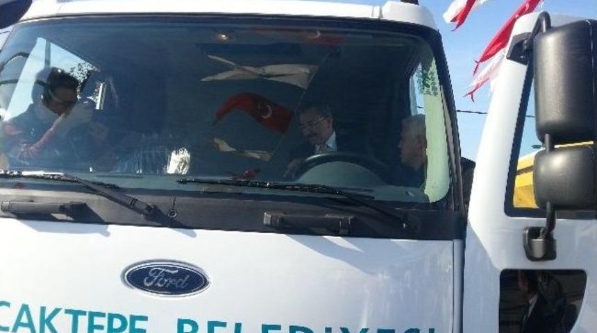 Sancaktepe Belediyesi 12 Hizmet Aracını T&ouml;renle Tanıttı