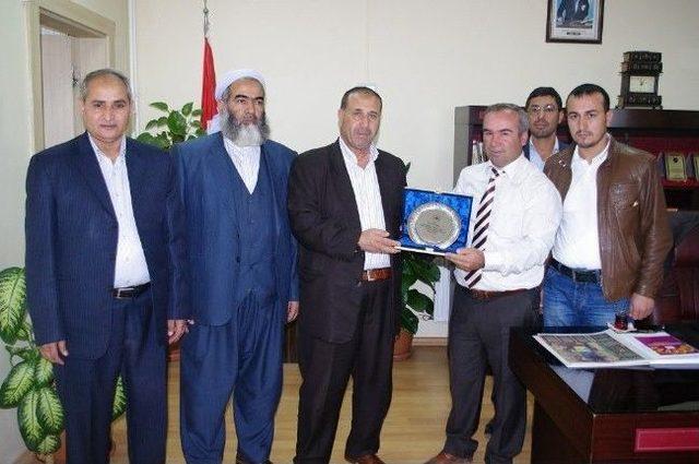 Buhara Kültür Ve Eğitim Derneğinden Başkanvekili Burun’a Plaket