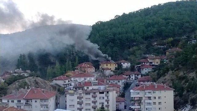 &Ccedil;atıda &Ccedil;ıkan Yangın G&uuml;&ccedil;l&uuml;kle S&ouml;nd&uuml;r&uuml;ld&uuml; 3