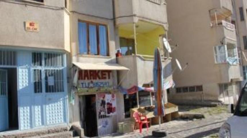 Oltu&rsquo;da Market&rsquo;ten 5 Bin Tl Değerinde Sigara &Ccedil;alındı