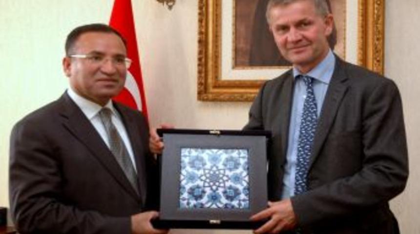 T&uuml;rkiye'ye Tarihi Davet