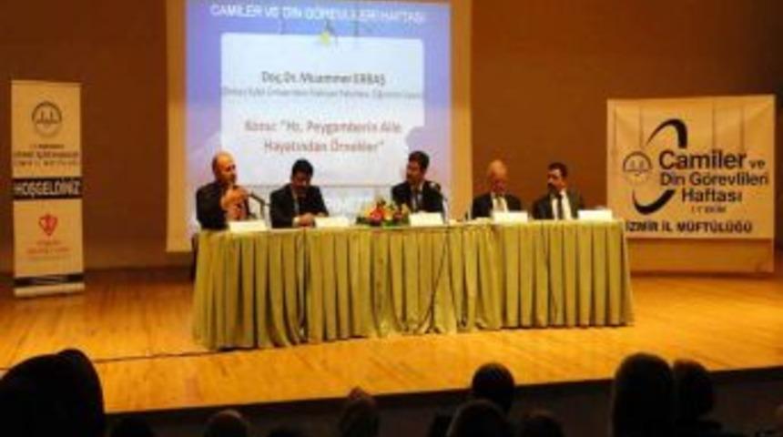 İzmir'de 'Cami, Kadın Ve Aile' Paneli D&uuml;zenlendi
