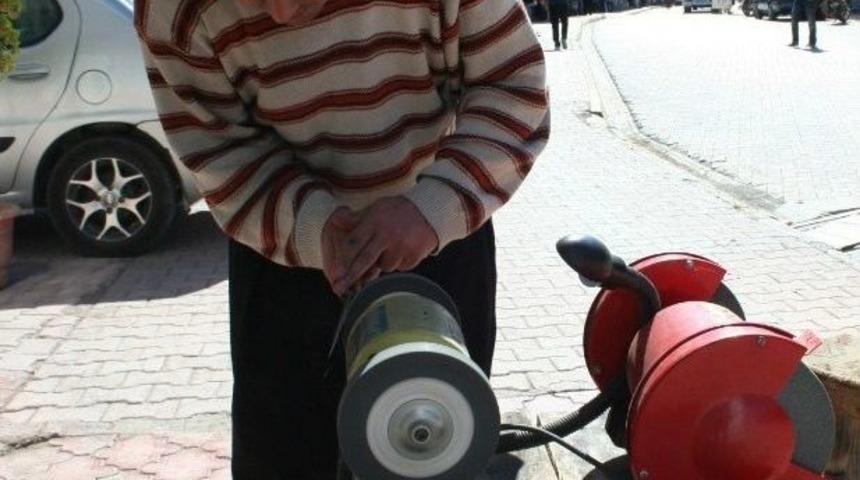 Bir Haftalık Meslek: Bı&ccedil;ak Bileyiciliği