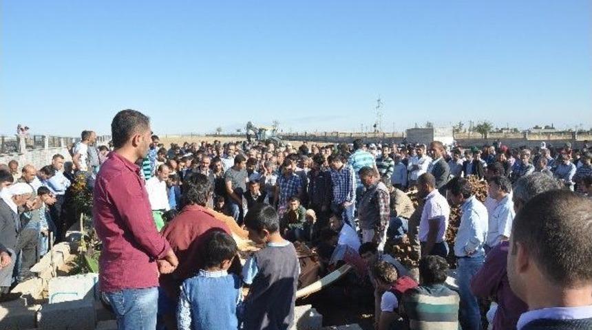 Mardin&rsquo;deki Kazada Hayatını Kaybeden 4 Kişi, Nusaybin&rsquo;de Defnedildi