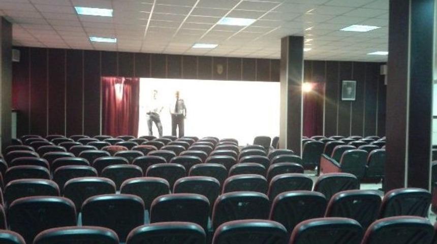 50.yıla &Ccedil;ok Ama&ccedil;lı Salon