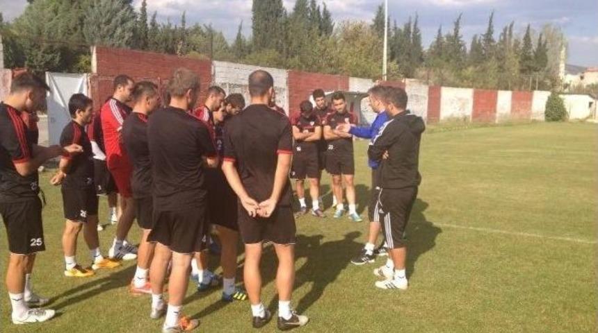 Somaspor'da Y&uuml;zler G&uuml;l&uuml;yor
