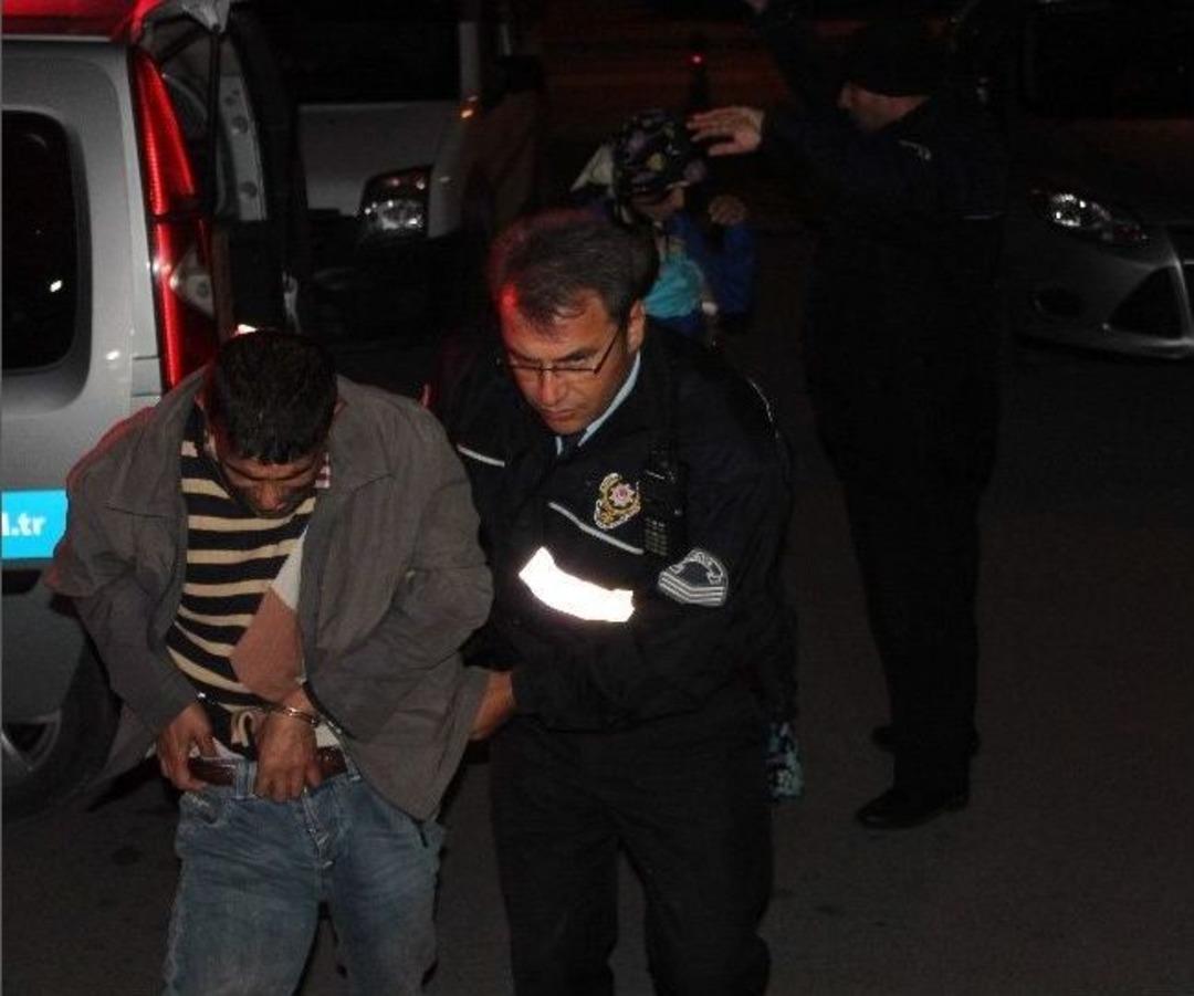 10 kilo esrarı v&uuml;cutlarına bantlamışlar